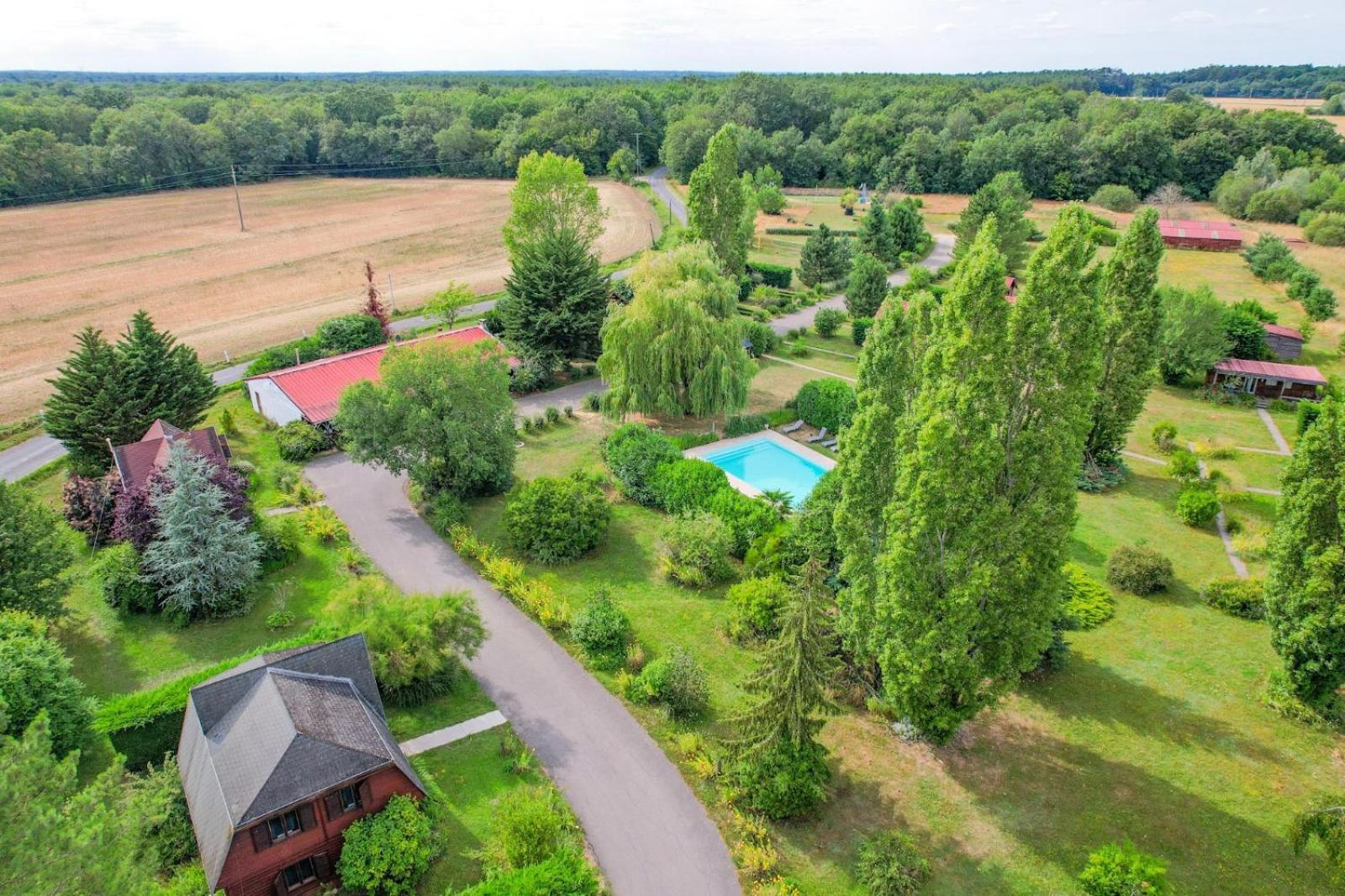 Les Cabanes Parisiennes - Chalets 1H30 From Paris - 62P Sainte-Genevieve-des-Bois Luaran gambar