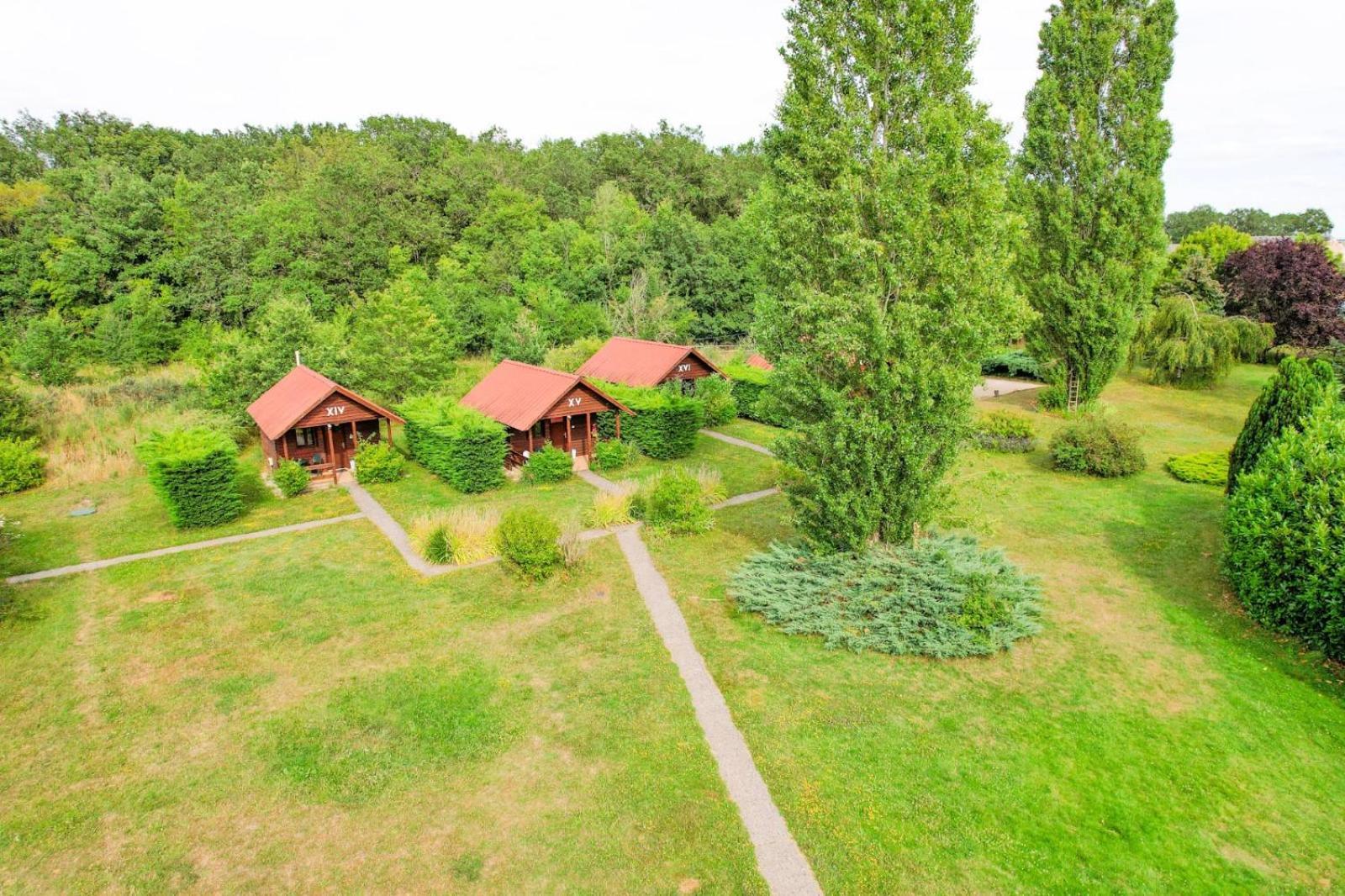 Les Cabanes Parisiennes - Chalets 1H30 From Paris - 62P Sainte-Genevieve-des-Bois Luaran gambar